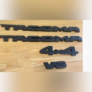 🎉SALE🎉$12 or 3 for $20🎉First Generation Toyota emblem overlay